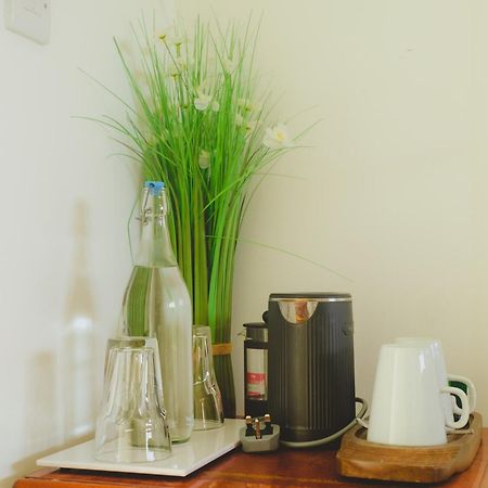 Bed and Breakfast Mocha Newcastle Голуэй Экстерьер фото