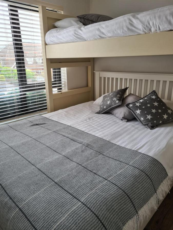 Bed and Breakfast Mocha Newcastle Голуэй Экстерьер фото