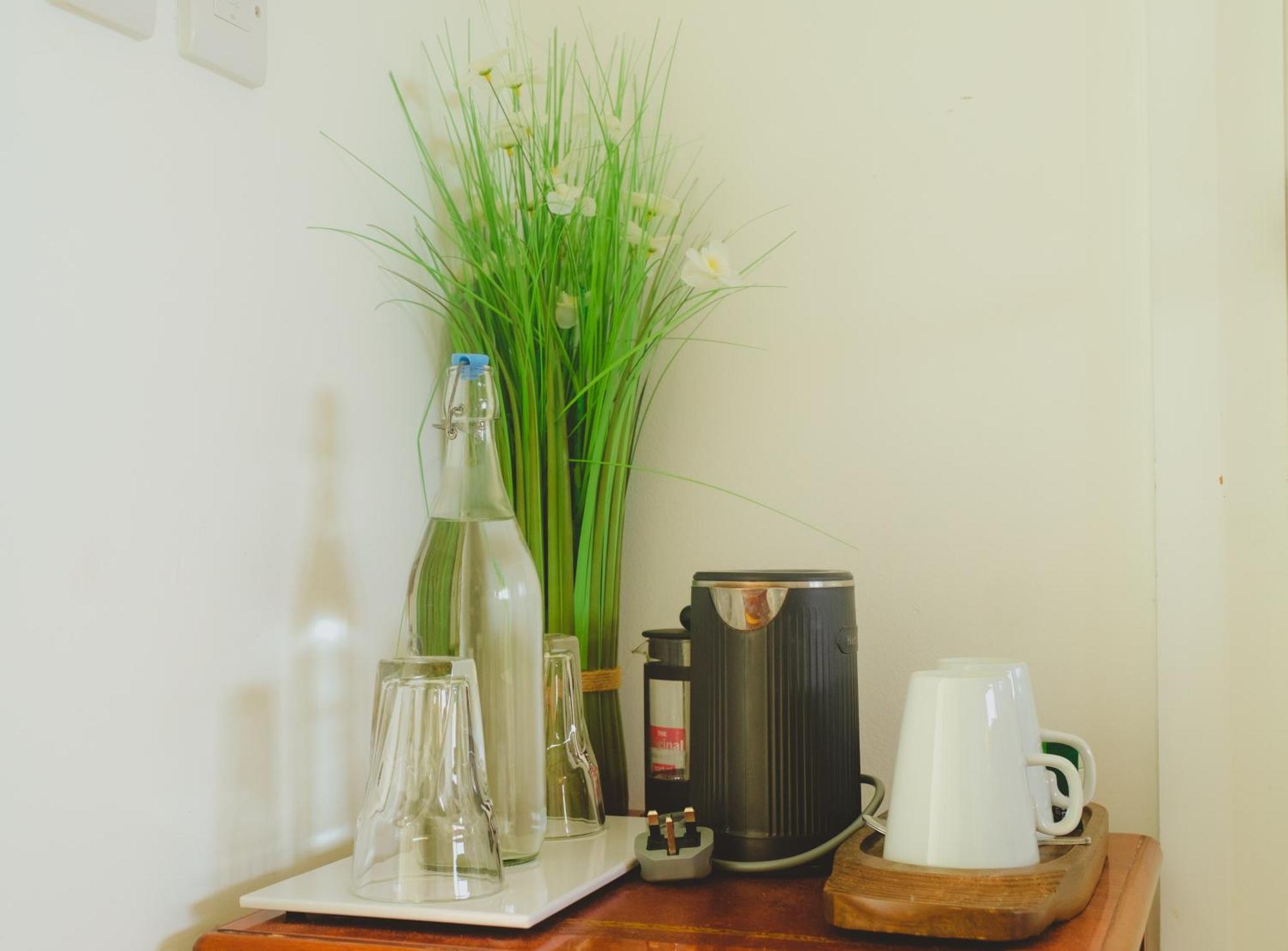 Bed and Breakfast Mocha Newcastle Голуэй Экстерьер фото