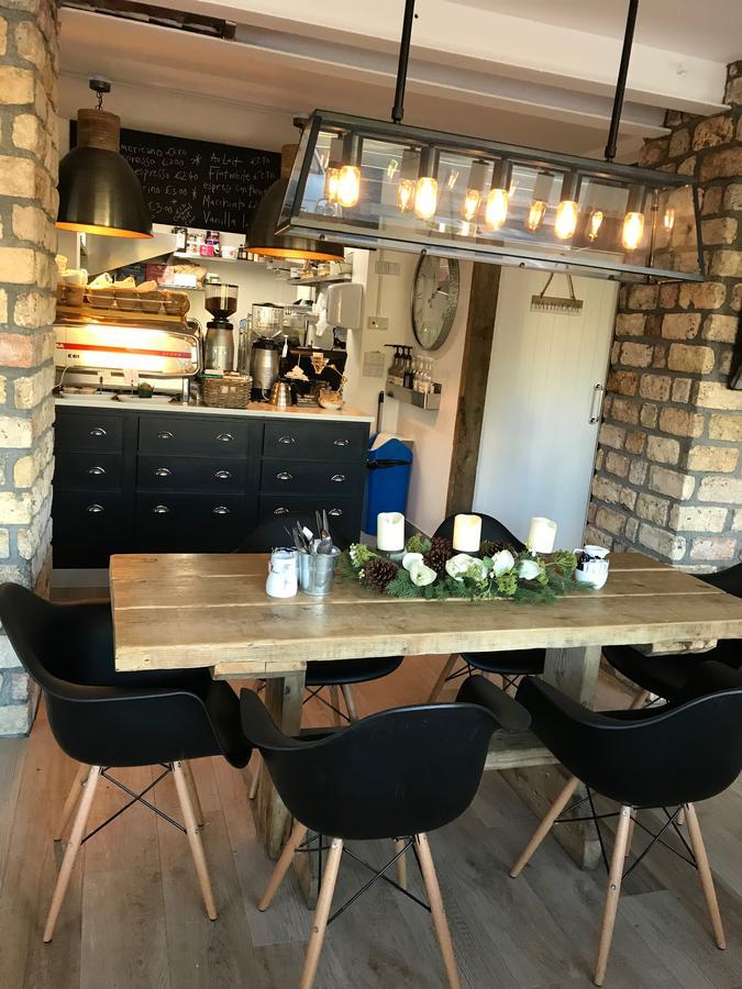 Bed and Breakfast Mocha Newcastle Голуэй Экстерьер фото